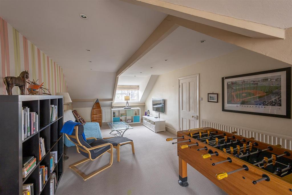 Bedroom / 2nd Living Space