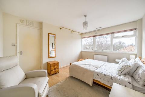 undefined, Breamwater Gardens, Richmond, TW10