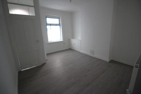 2 bedroom terraced house to rent, Mattison Street, Manchester, M11