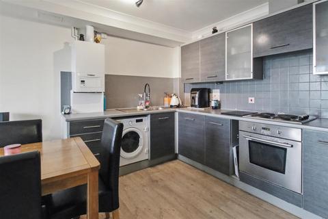 2 bedroom apartment for sale, HIGHBURY DRIVE, LEATHERHEAD, KT22