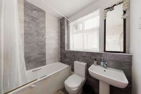 3 bedroom flat for sale, Cockfosters Road, Barnet, EN4