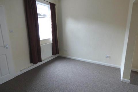 2 bedroom terraced house to rent, Nutgrove Avenue, St. Helens