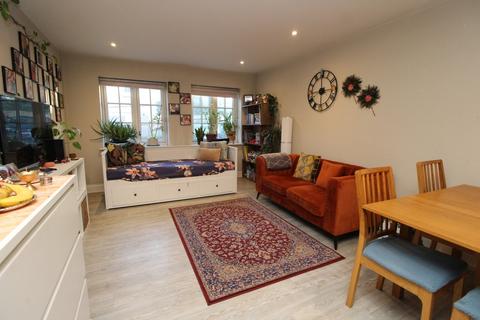 2 bedroom apartment to rent, Norton Way South, Letchworth Garden City, SG6