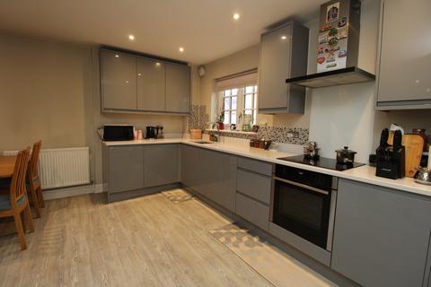 2 bedroom apartment to rent, Norton Way South, Letchworth Garden City, SG6