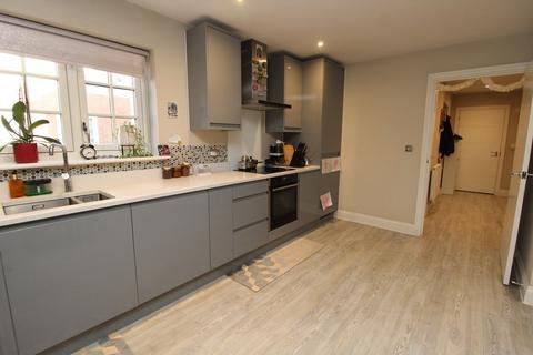 2 bedroom apartment to rent, Norton Way South, Letchworth Garden City, SG6