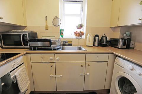 1 bedroom flat for sale, Catherine Court, Ilford, Newbury Park, IG2