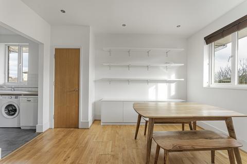 2 bedroom apartment for sale, Holly Street, London, E8