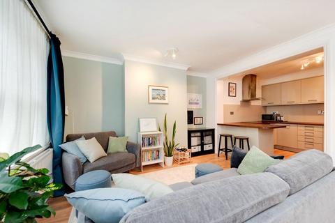 2 bedroom flat for sale, Malden Road, London NW5