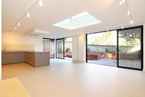 4 bedroom semi-detached house for sale, Raymond Road, London SW19