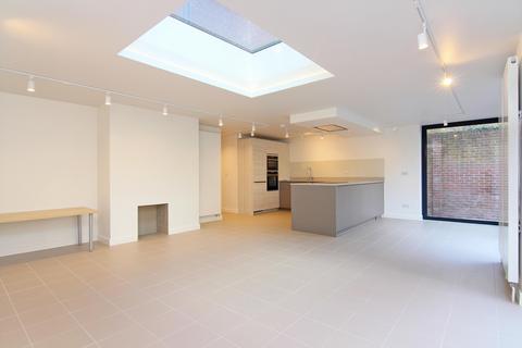 4 bedroom semi-detached house for sale, Raymond Road, London SW19