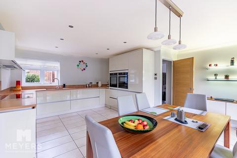 3 bedroom bungalow for sale, Walsingham Dene, Bournemouth, BH7 7