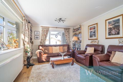 4 bedroom chalet for sale, Glebe Gardens, Wootton Bridge, Ryde, Isle of Wight