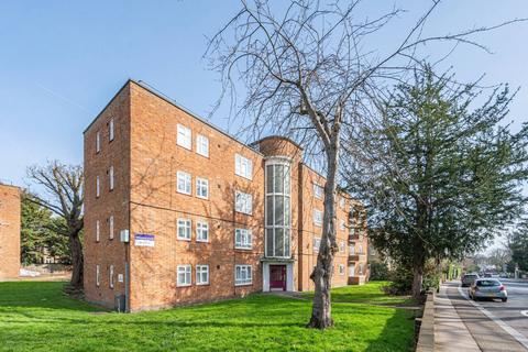 3 bedroom flat to rent, Valentine Court,, Forest Hill, London, SE23