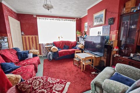 3 bedroom semi-detached house for sale, Sycamore Avenue, Wrenthorpe, Wakefield, West Yorkshire