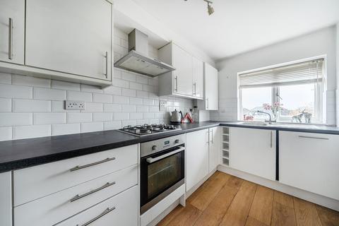 1 bedroom flat for sale, Twickenham Road, Teddington, TW11