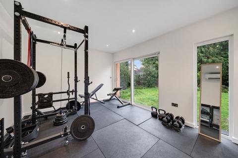 3 bedroom semi-detached house for sale, Acacia Close, Petts Wood BR5