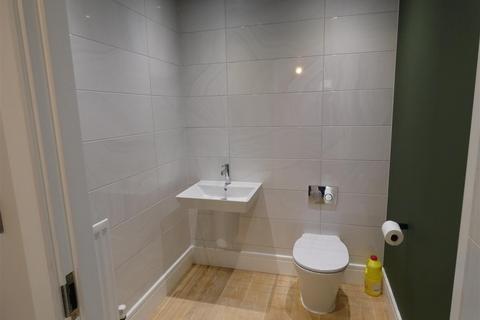 3 bedroom semi-detached house to rent, Moonstone Way, Newhall, Swadlincote