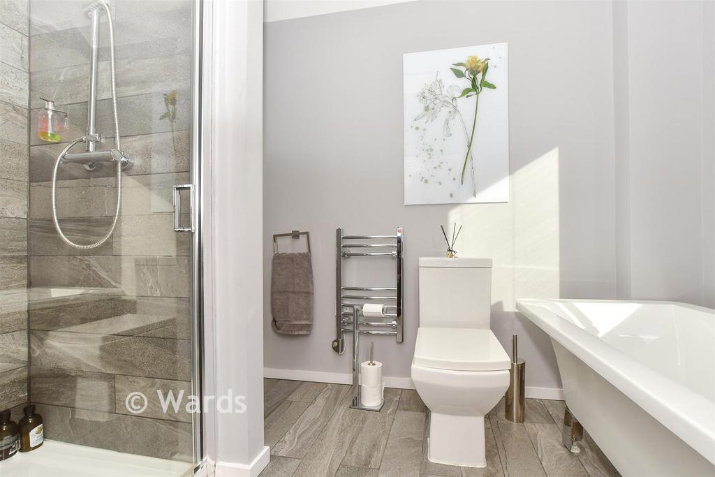 En-Suite Bathroom