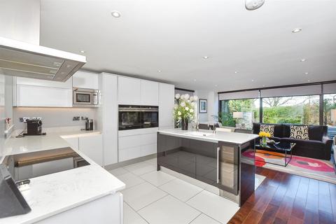 4 bedroom detached house for sale, Pluckley, Ashford TN27