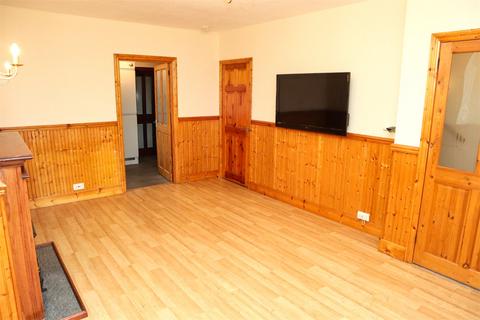 2 bedroom end of terrace house for sale, Merlindale, Lanark ML11