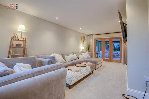 4 bedroom detached house for sale, Pinchfield Court, Wickersley, Rotherham
