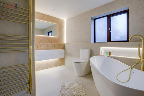 4 bedroom detached house for sale, Pinchfield Court, Wickersley, Rotherham