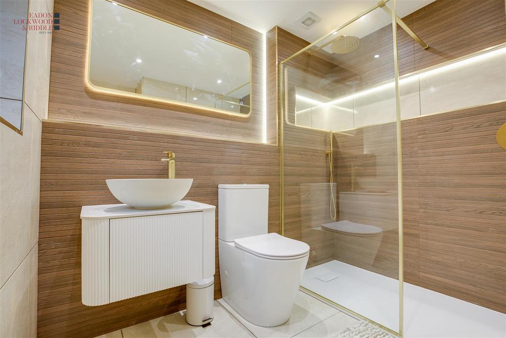 Bedroom 2 Ensuite
