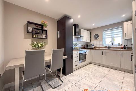 4 bedroom semi-detached house for sale, Flaxley Lane, Newark NG24