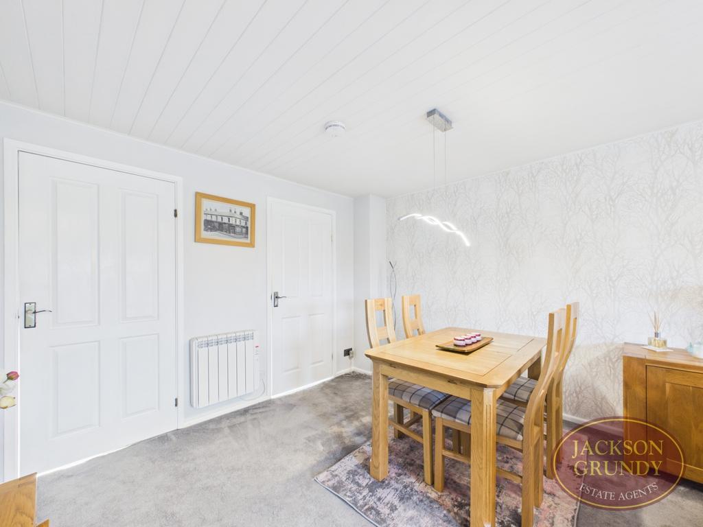 Crescent Lodge