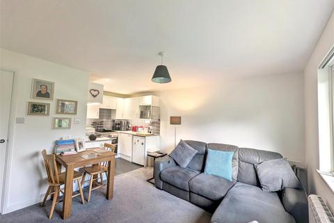 2 bedroom flat for sale, High Salterns, Seaview, PO34 5AS