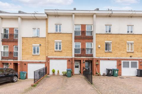 The Gateway, Watford, WD18