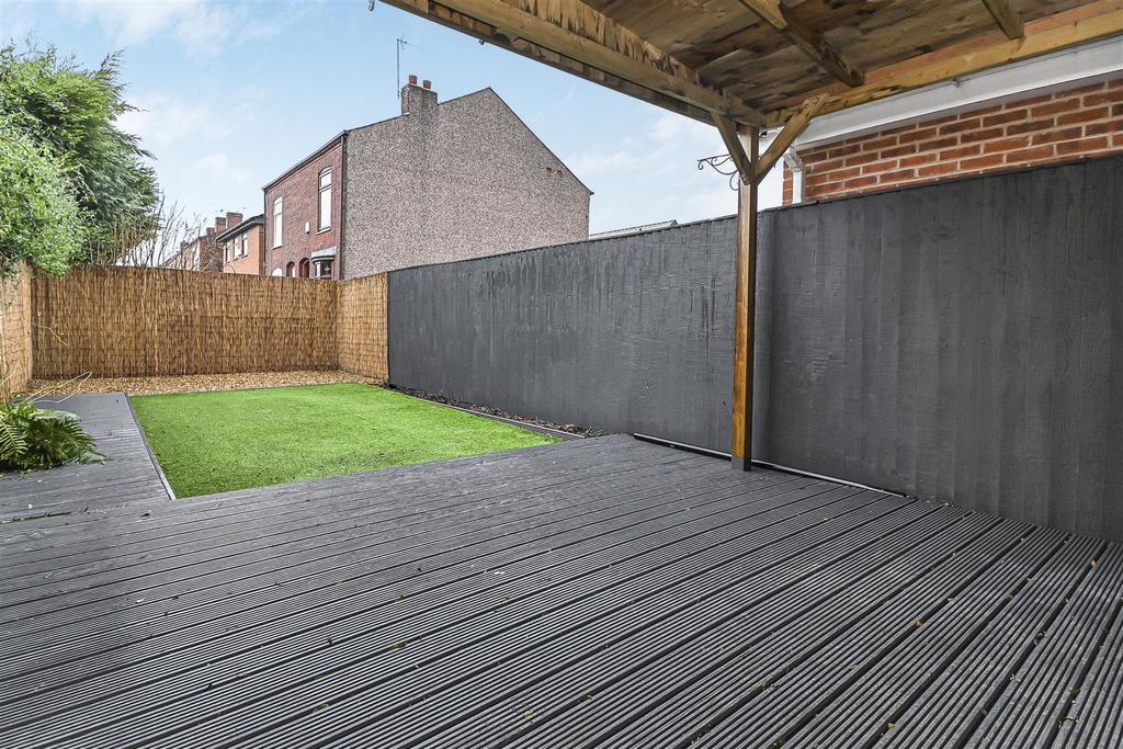 28 Runfield Close Garden (3).JPG