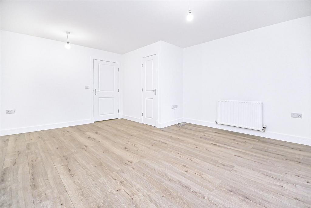28 Runfield Close Lounge (1).JPG