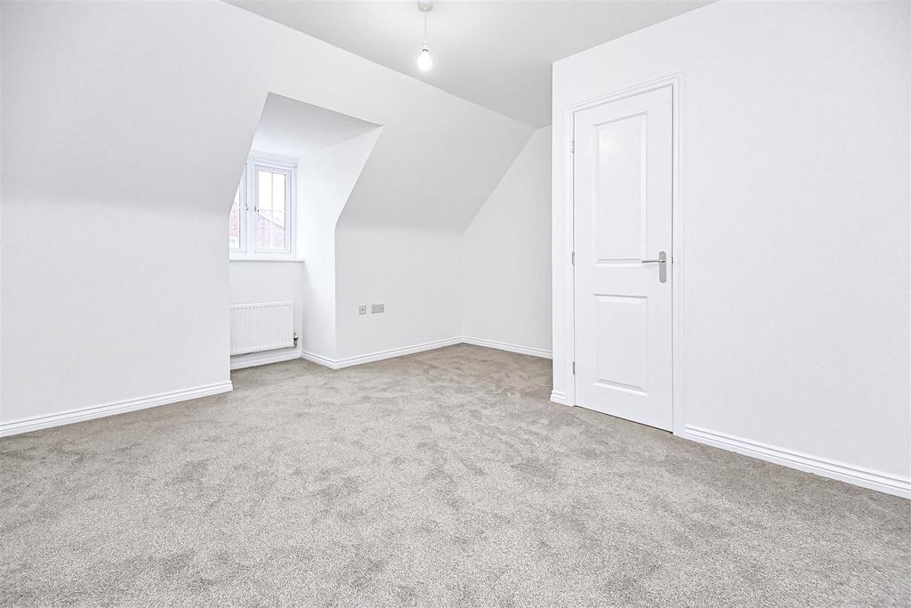 28 Runfield Close Bedroom 1 (1).JPG
