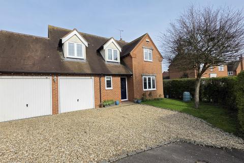4 bedroom detached house for sale, Hedges Close, Ladbroke, CV47