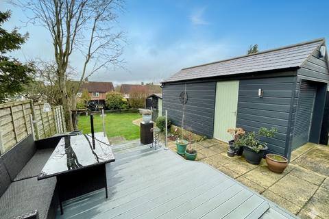 3 bedroom semi-detached house for sale, Clevedon Road, Luton, Bedfordshire, LU2 9ED