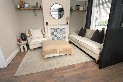 2 bedroom end of terrace house for sale, Howard Place, Littlehampton