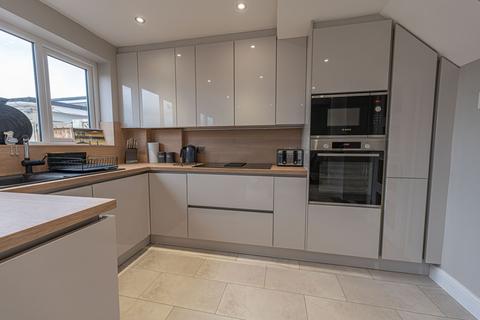3 bedroom semi-detached house for sale, Laburnum Drive, New Inn, NP4