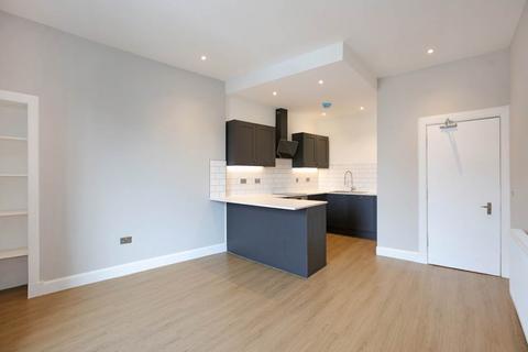 2 bedroom flat to rent, Newhaven Road , Edinburgh,