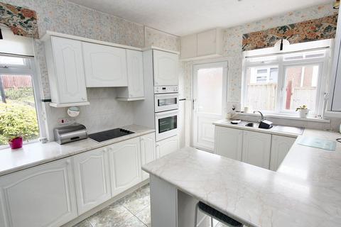 3 bedroom detached bungalow for sale, Ham Lane South, Llantwit Major, CF61