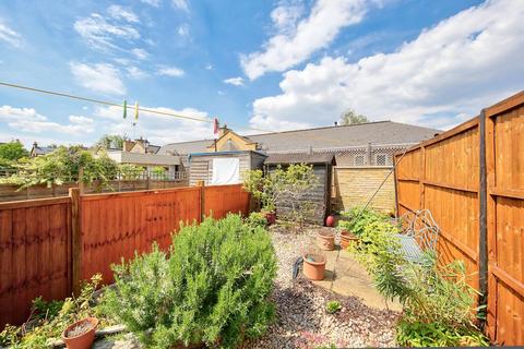 2 bedroom terraced house to rent, Luther Road, Teddington TW11