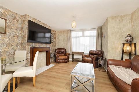 3 bedroom flat for sale, 9 Forthview Crescent, Danderhall, EH22