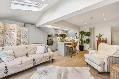 2 bedroom apartment for sale, Broxash Road, SW11