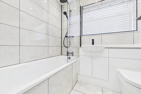 2 bedroom apartment for sale, Woodthorpe Road, Ashford, Surrey, TW15