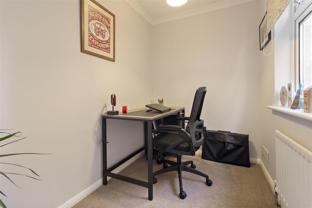 12 Somerset Close-017.JPG