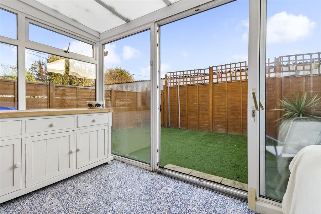 12 Somerset Close-005.JPG