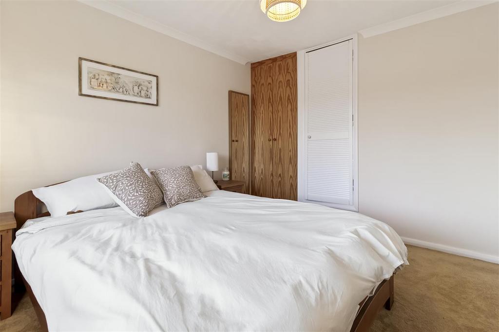 12 Somerset Close-016.JPG