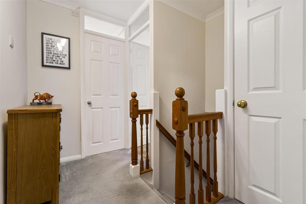 12 Somerset Close-019.JPG