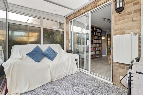 3 bedroom end of terrace house for sale, Somerset Close, Worthing