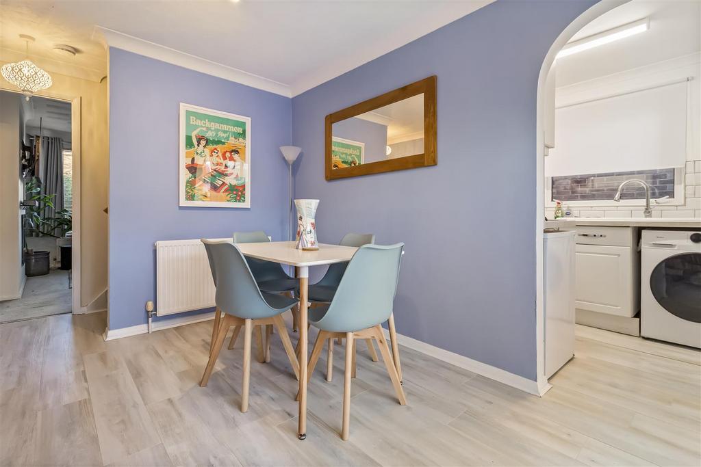 12 Somerset Close-008.JPG